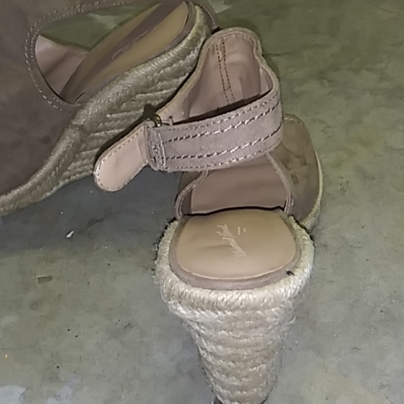 Wedge shoes - Picture 3 of 3